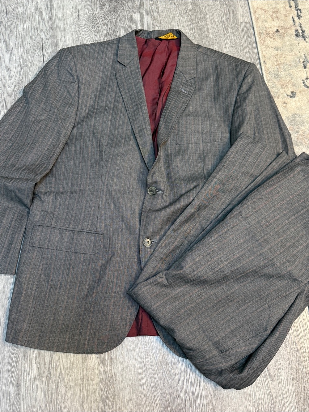 Giovanni Bresciani 2 Piece 100% Wool Red Pinstripe Gray Suit 42R Pants (36x30)